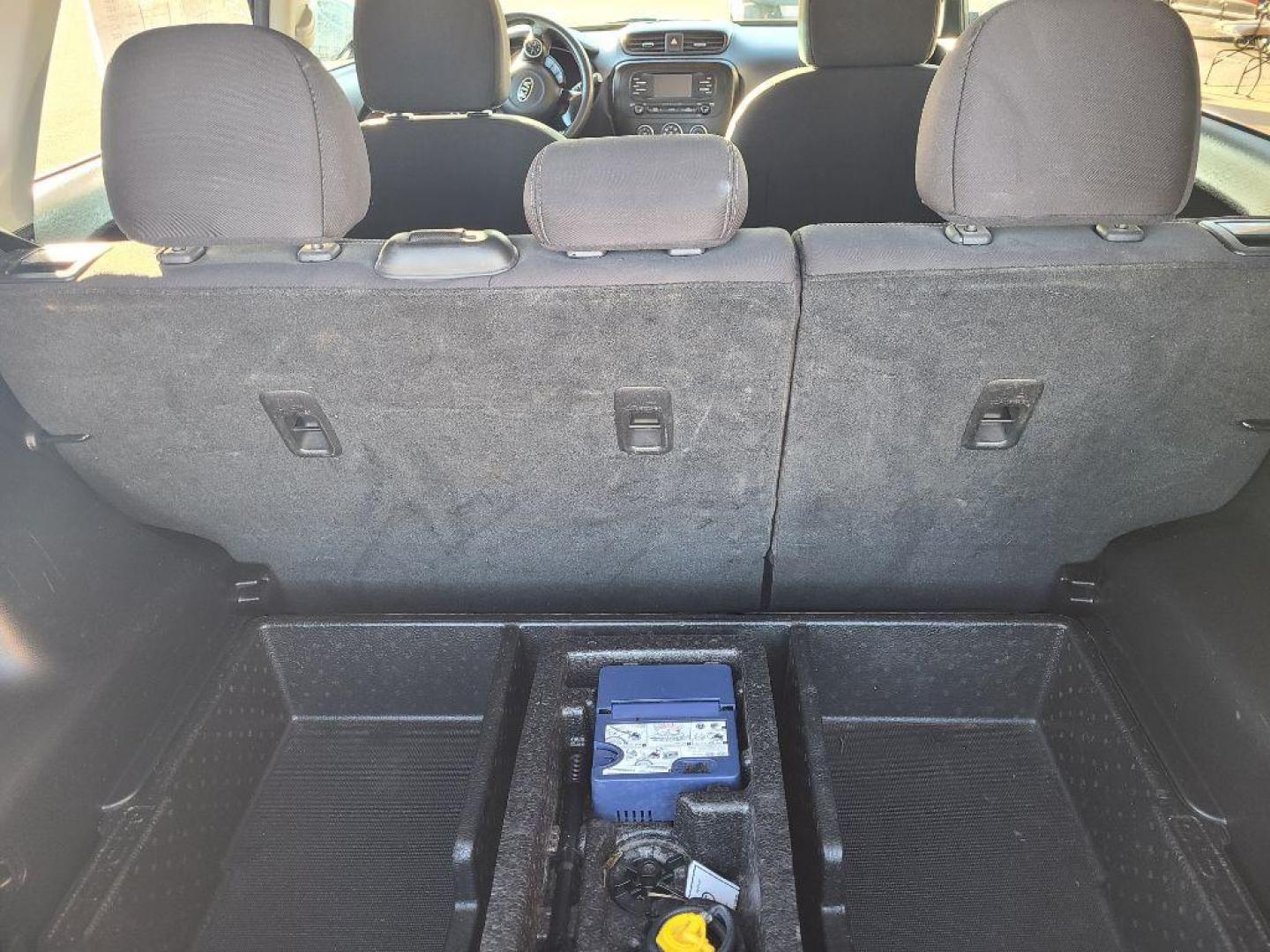 2016 GRAY KIA SOUL BASE (KNDJN2A2XG7) with an 1.6L engine, 6-Speed Manual transmission, located at 13640 E Wade Hampton Blvd, Greer, SC, 29651, (864) 848-4040, 34.950825, -82.197464 - Photo#7