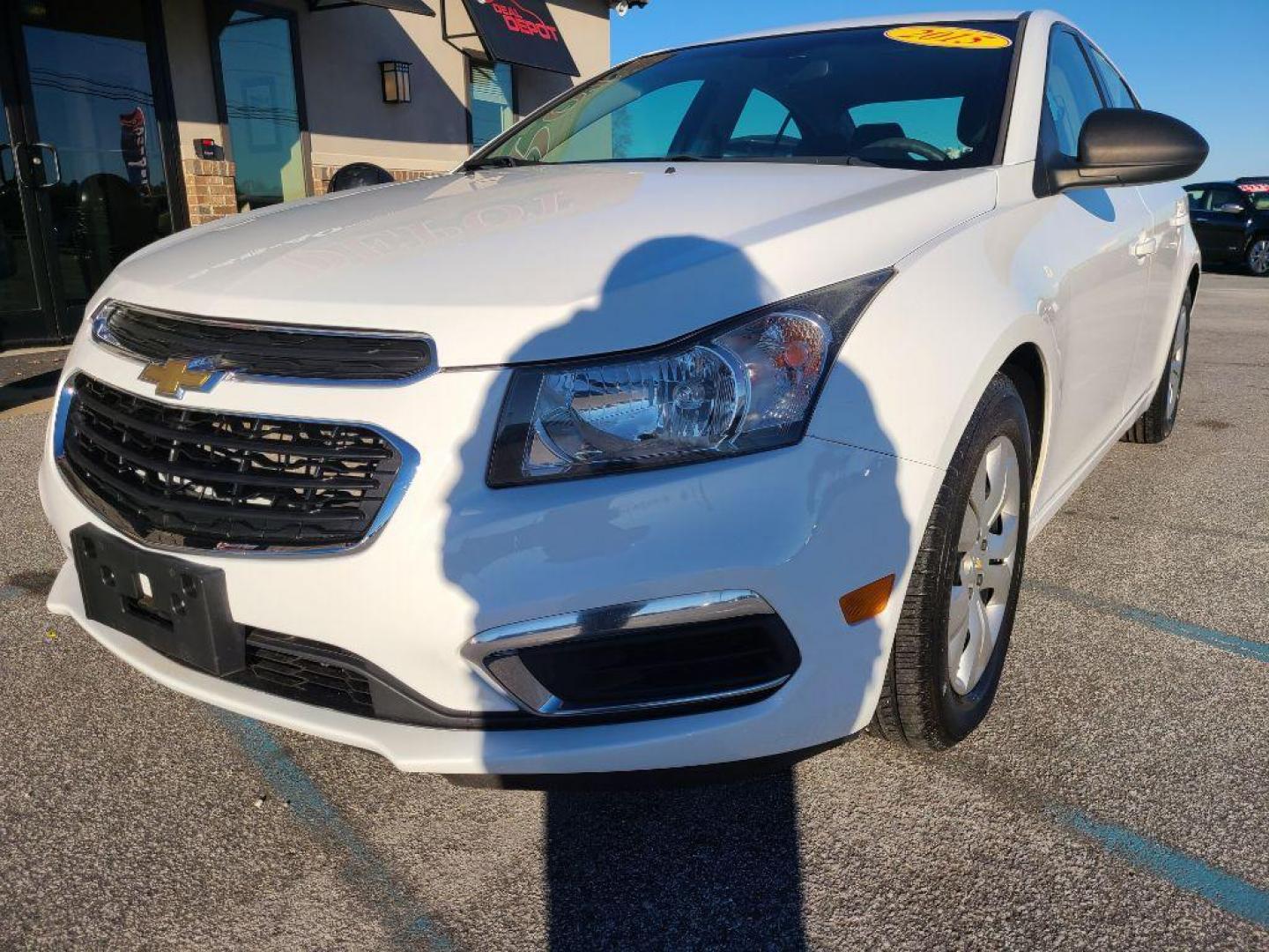 2015 WHITE CHEVROLET CRUZE LS AUTO (1G1PA5SG3F7) with an 1.8L engine, Automatic transmission, located at 13640 E Wade Hampton Blvd, Greer, SC, 29651, (864) 848-4040, 34.950825, -82.197464 - Photo#1