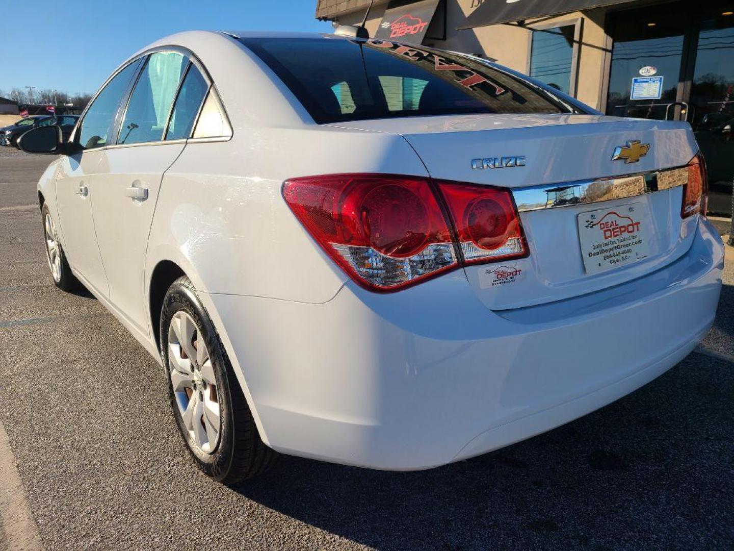 2015 WHITE CHEVROLET CRUZE LS AUTO (1G1PA5SG3F7) with an 1.8L engine, Automatic transmission, located at 13640 E Wade Hampton Blvd, Greer, SC, 29651, (864) 848-4040, 34.950825, -82.197464 - Photo#4
