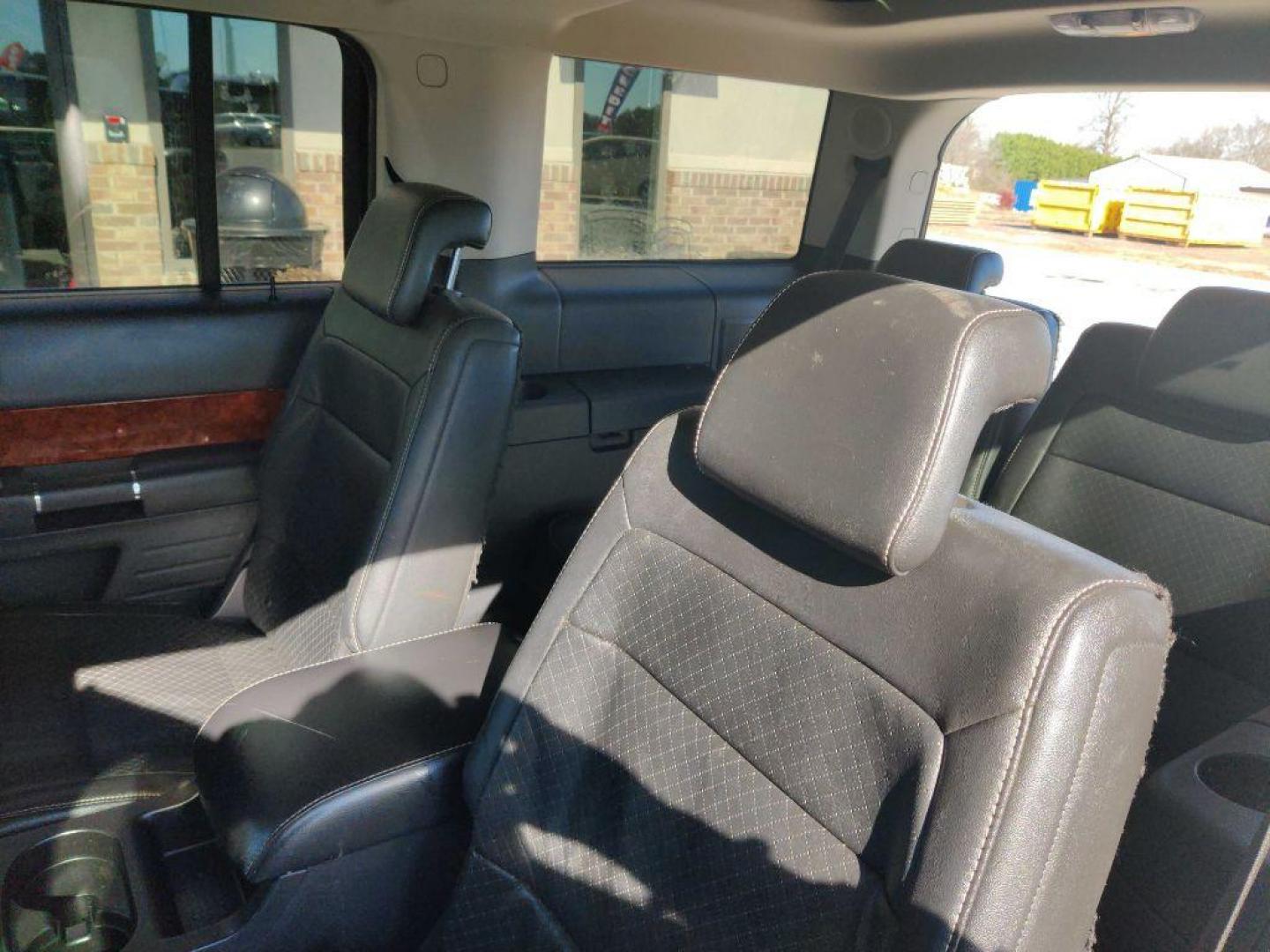 2011 BLACK FORD FLEX LIMITED (2FMGK5DC9BB) with an 3.5L engine, Automatic transmission, located at 13640 E Wade Hampton Blvd, Greer, SC, 29651, (864) 848-4040, 34.950825, -82.197464 - Photo#11