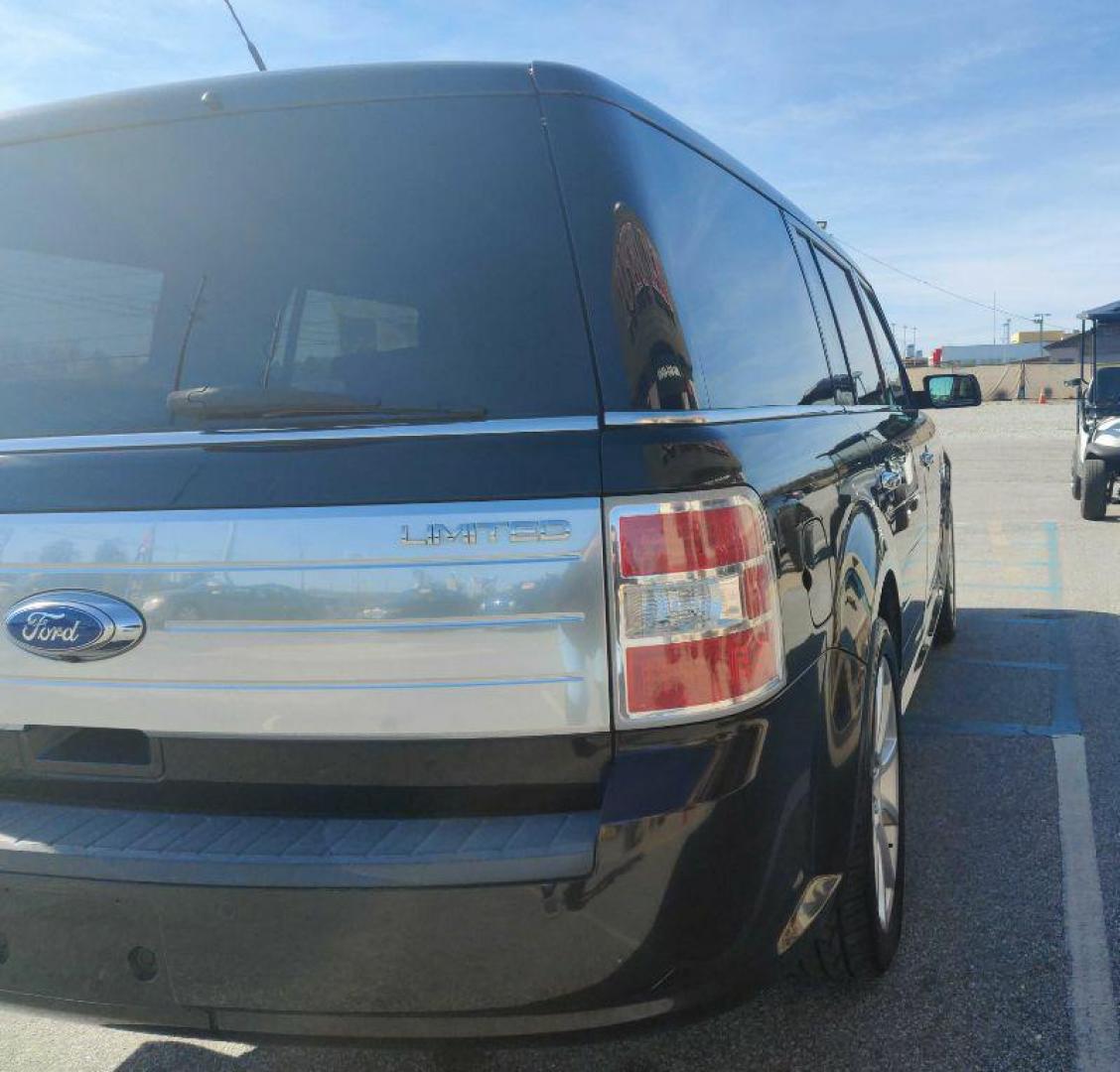 2011 BLACK FORD FLEX LIMITED (2FMGK5DC9BB) with an 3.5L engine, Automatic transmission, located at 13640 E Wade Hampton Blvd, Greer, SC, 29651, (864) 848-4040, 34.950825, -82.197464 - Photo#5